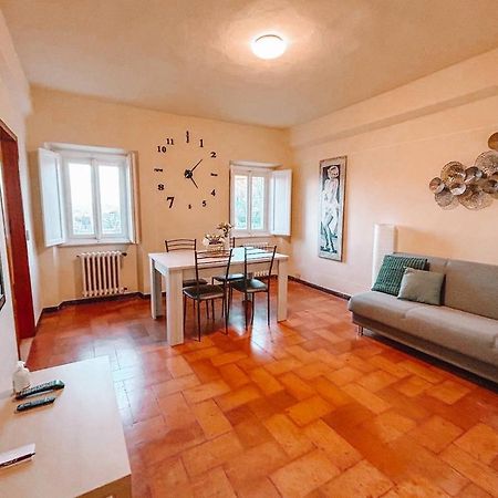 Apartamento Attico Il Magnifico Volterra Exterior foto