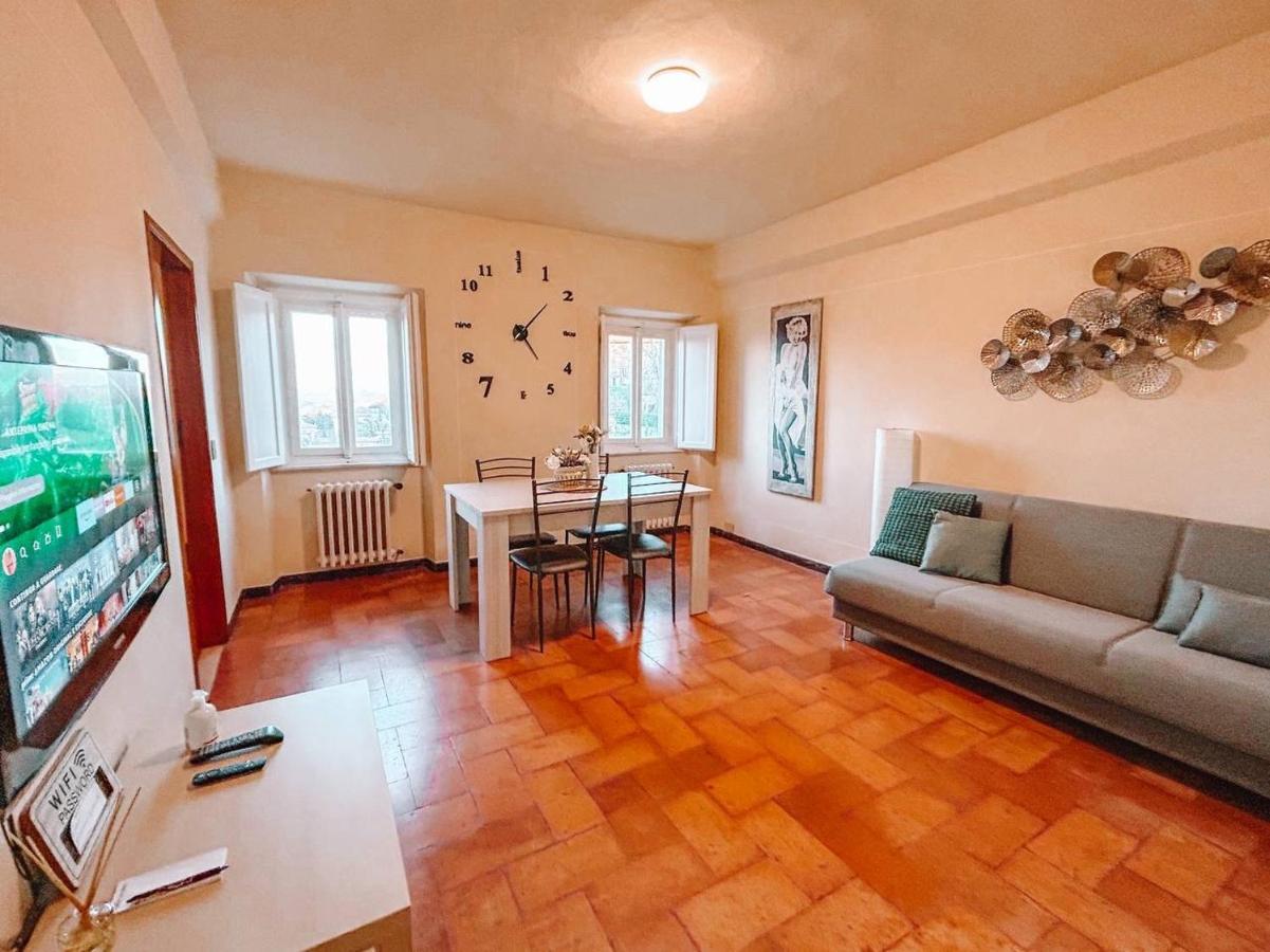 Apartamento Attico Il Magnifico Volterra Exterior foto