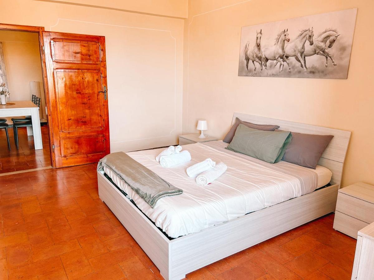 Apartamento Attico Il Magnifico Volterra Exterior foto
