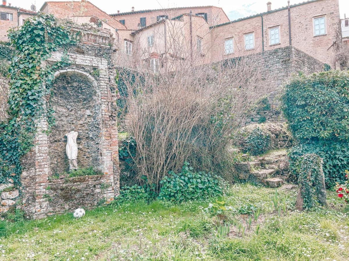 Apartamento Attico Il Magnifico Volterra Exterior foto